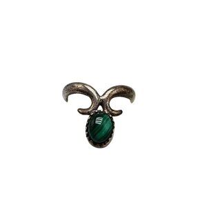 Vintage Silver Navajo Ring Green Malachite Unique Tribal Design Size 5.25